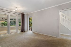 Living room- click for photo gallery